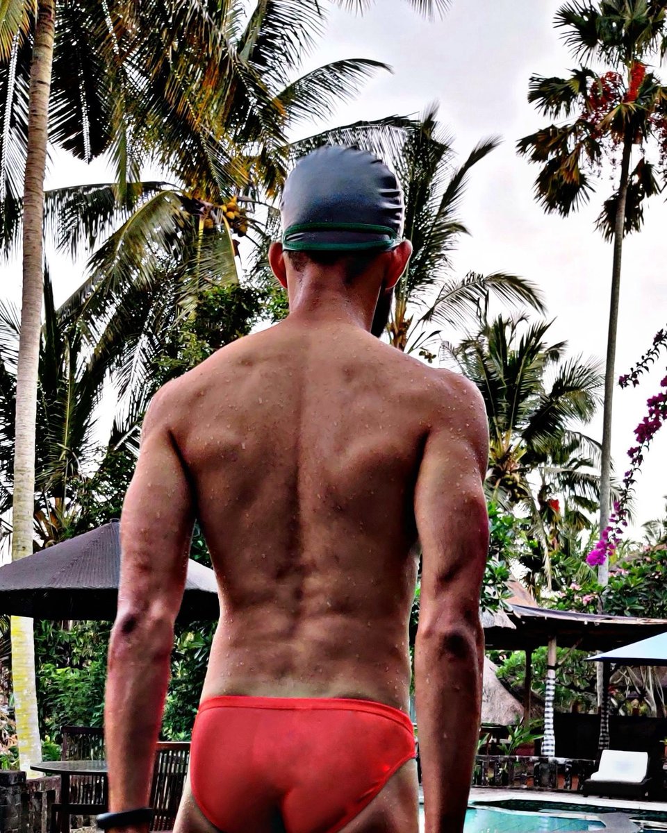 Back form alright? #backflex #backday #meninspeedos #hotindianmen