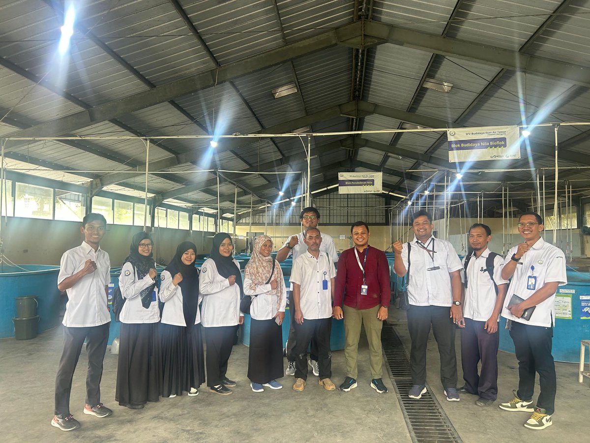 MPatekkai's tweet photo. Selasa (19/11), Patekkai, Luhkan Kota Bogor, Menerima Kunjungan Penyuluh Perikanan Kab &amp; Kota Serang, Lebak studi banding ttg Budidaya Ikan Nila Bioflok Sipanen di SFV Cibalagung Kec. Bogor Barat, #GiatLuhkanSatminkalBogor #aktivitas @pusluh_bppsdm @brpbatpp_bogor @bppsdm_kp https://t.co/psTwIP7Kqo
