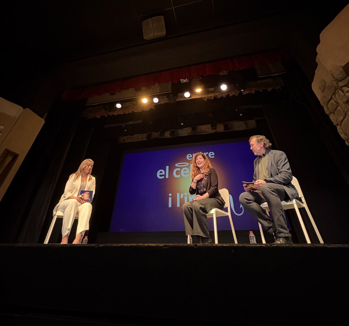 pastoretscat's tweet photo. Durant l’acte, Josep Peramiquel, president de la Coordinadora, ha donat les xifres de la nova temporada, posant en valor el creixement de la Coordinadora. 

#CeliInfern #PastoretsCatalunya #CulturaPopular #Teatre https://t.co/X68ttVMopG