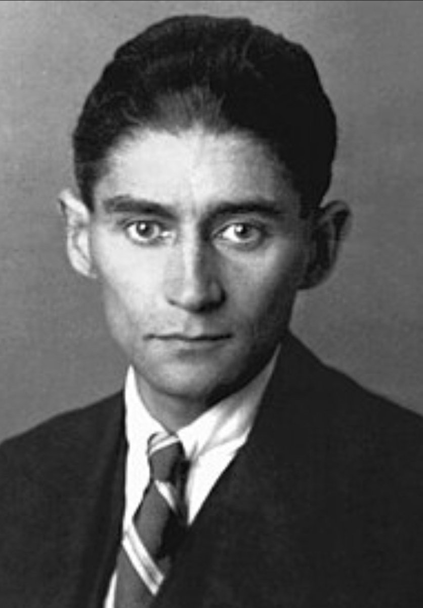 Lo he decidido, antes de entregarme a la realidad, prefiero entregarme a #Kafka.