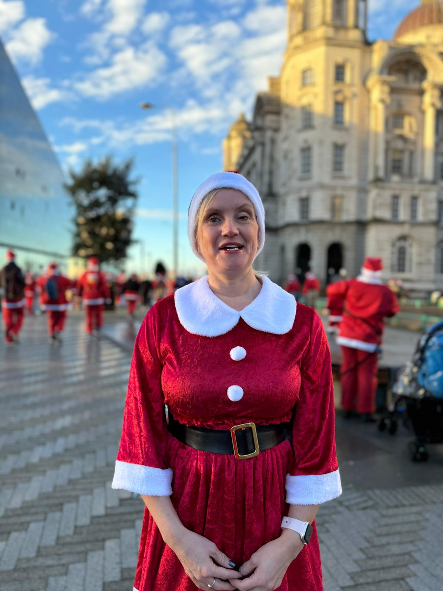 barton_kell's tweet image. A fun morning @btrliverpool Santa Dash - guided round by my very own Santa Claus 🎅

#Blind #BlindRunner #GuideRunner #SantaDash #Liverpool #Christmas