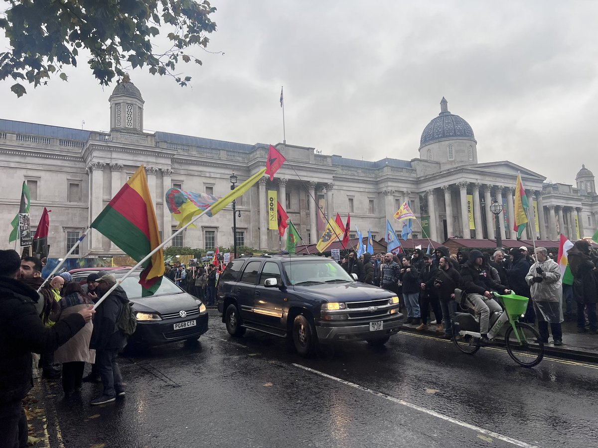 xunavek's tweet photo. 🔥 Trafalgar Square TAKES A STAND! 🔥
Kurds and allies flood the heart of London, demanding justice, freedom, and an end to repression. Together, we resist. Together, we rise!
✊ #HandsOffKurds #KurdsResist #JusticeForKurds https://t.co/vfCPdqU4ip
