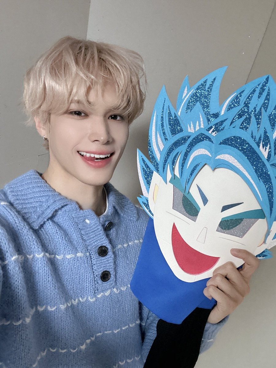 jchang63's tweet image. 파란 머리 맨의 정체는ㄴㄴㄴ~!
바로 저 제이창입니다!🤟
선라이트 놀랐죠? 저도 놀랐습니다 마지막 라운드까지 갈 줄 몰랐습니다
마지막에 떨어졌지만 가왕님은 역시 가왕님이셨죠~ 😎
선라이트~ 파란 머리 맨 나라고 소문 내줘! ㅎㅎ💛💛💛💛 사랑해

#JayChang #제이창 #ジェイチャン