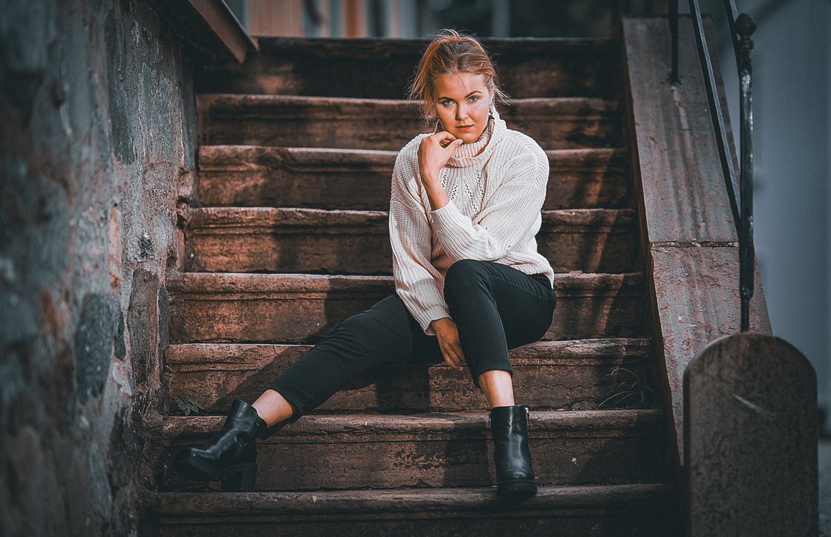 JeelsPhoto's tweet photo. outdoor shoot with model Ebba . Pictures taken with Sony A7RII and Sigma 1.4 HSM ART 105mm.
#fashion #woman #girl #model #urban #portrait #lifestyle #white #pullover #black #ankle #boots https://t.co/PASY9Dv3u1