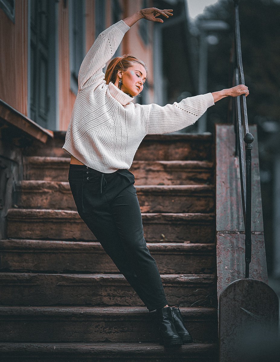 JeelsPhoto's tweet photo. outdoor shoot with model Ebba . Pictures taken with Sony A7RII and Sigma 1.4 HSM ART 105mm.
#fashion #woman #girl #model #urban #portrait #lifestyle #white #pullover #black #ankle #boots https://t.co/PASY9Dv3u1