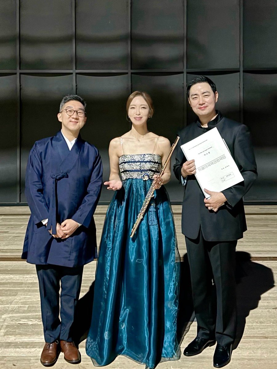 Had a world-premiere of Texu Kim’s flute concerto “Uhsrem” with Korean traditional instruments💙