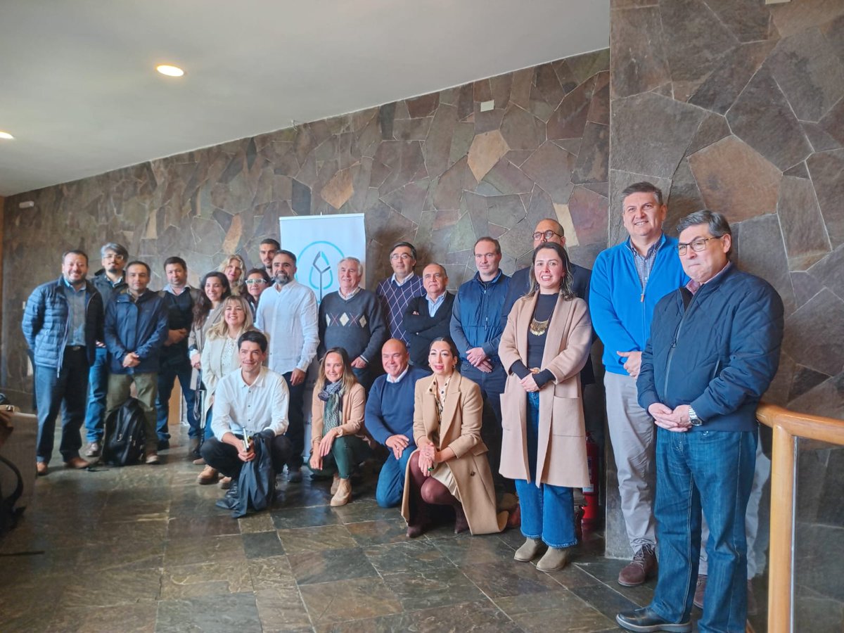 Esta semana, como <a href="/mgloslagos/">Multigremial de Los Lagos</a> participamos del encuentro convocado por la Fundación <a href="/chile_circular/">Fundación Chile Circular</a>, que invitó a los gremios y empresas a ser parte de una plataforma o hub en torno a la circularidad.

#economiacircular #circularidad #regiondeloslagos