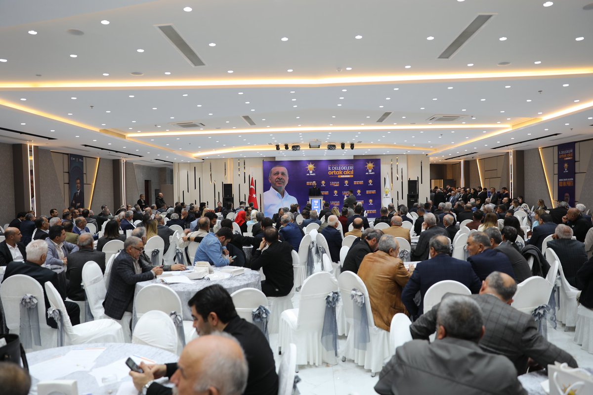📌 AK Parti Teşkilatları İl Delegeleri Ortak Akıl Toplantısı

Adana İl Teşkilatımızın değerli il delegeleriyle, “Ortak Akıl” toplantımızı gerçekleştirdik.

AK Parti’mizin mayasında olan istişare kültürüyle, Adana’mız için atacağımız adımları şekillendirdik.

 Bizler inanıyoruz ki