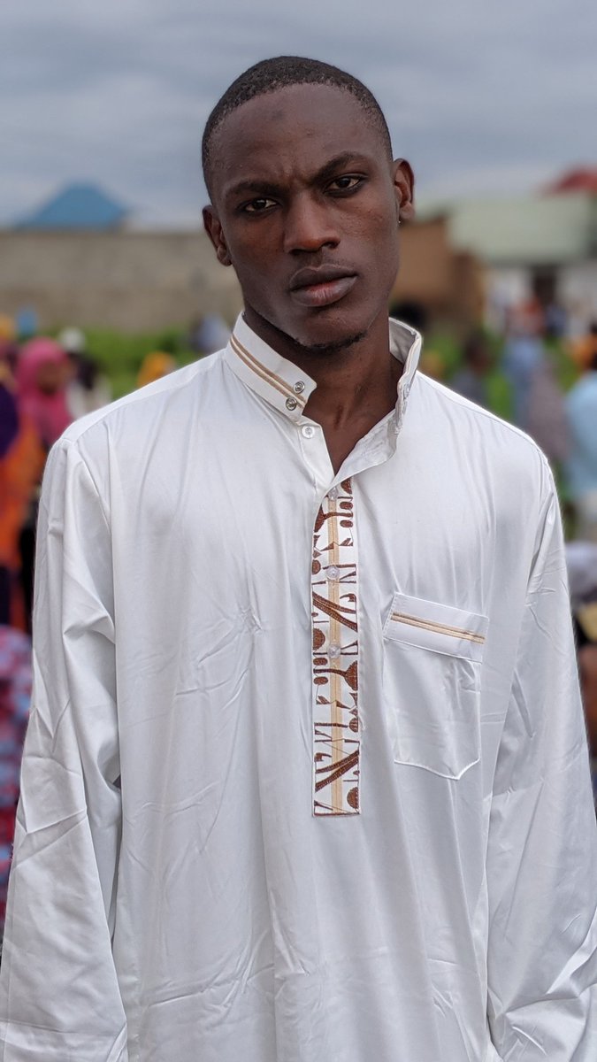 DocomPhone's tweet image. I am a poor child, but I know love and I need a lover again. I really want to love someone's child. If you need love from me, leave your number in the comment.