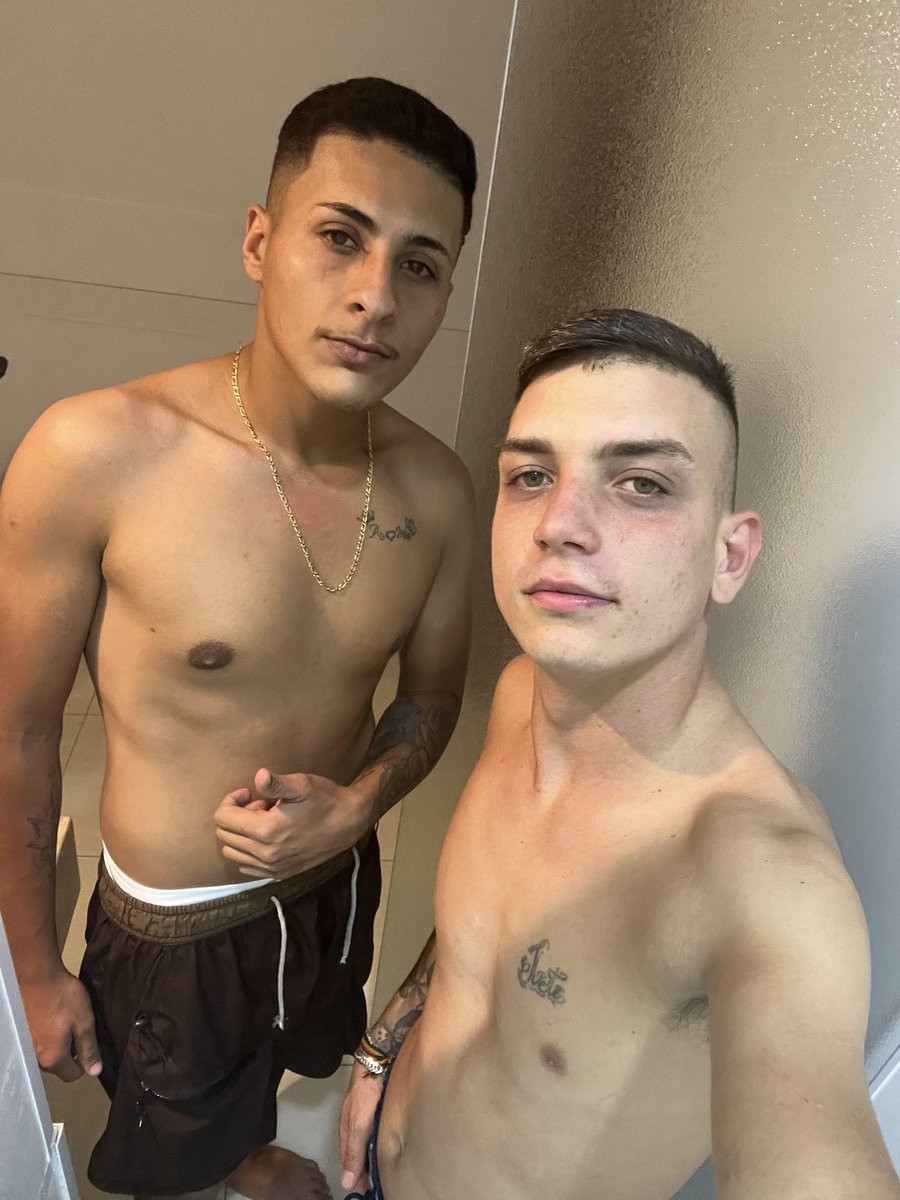 AlecioJuni56974's tweet photo. Novinho hétero, lugar errado, hora certa… O novinho não resistiu, e você também não vai. Vai lá conferir o que tá no ar! 😈🔥
Completo no privacy 😋🤤🔥🔥🔥🔥

https://t.co/2QVrWbvtGx https://t.co/SwTaScyC7w