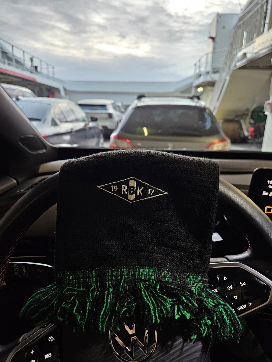 Årets siste fergetur for troillan, bli læng te neste år
#kit #rbk #Rosenborg