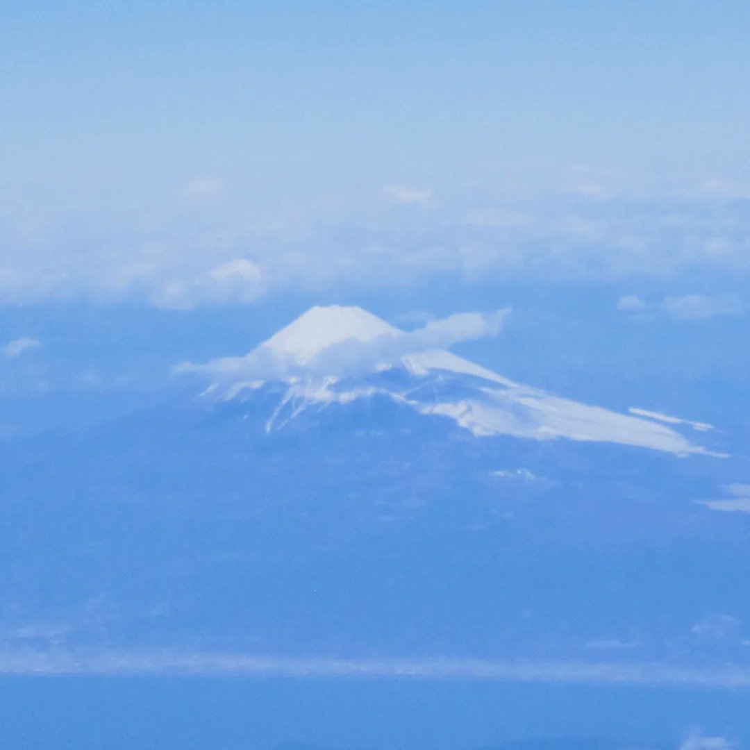 takase_daibo's tweet photo. 以前ジェットスターの飛行機✈️から撮影した富士山🗻

#富士山 #ジェットスター #jetster #飛行機 #mtfuji https://t.co/gduhdkVATK