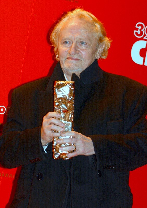 Immense acteur ! 🖤🖤🖤. Merci pour tant de beaux textes et de si belles images .