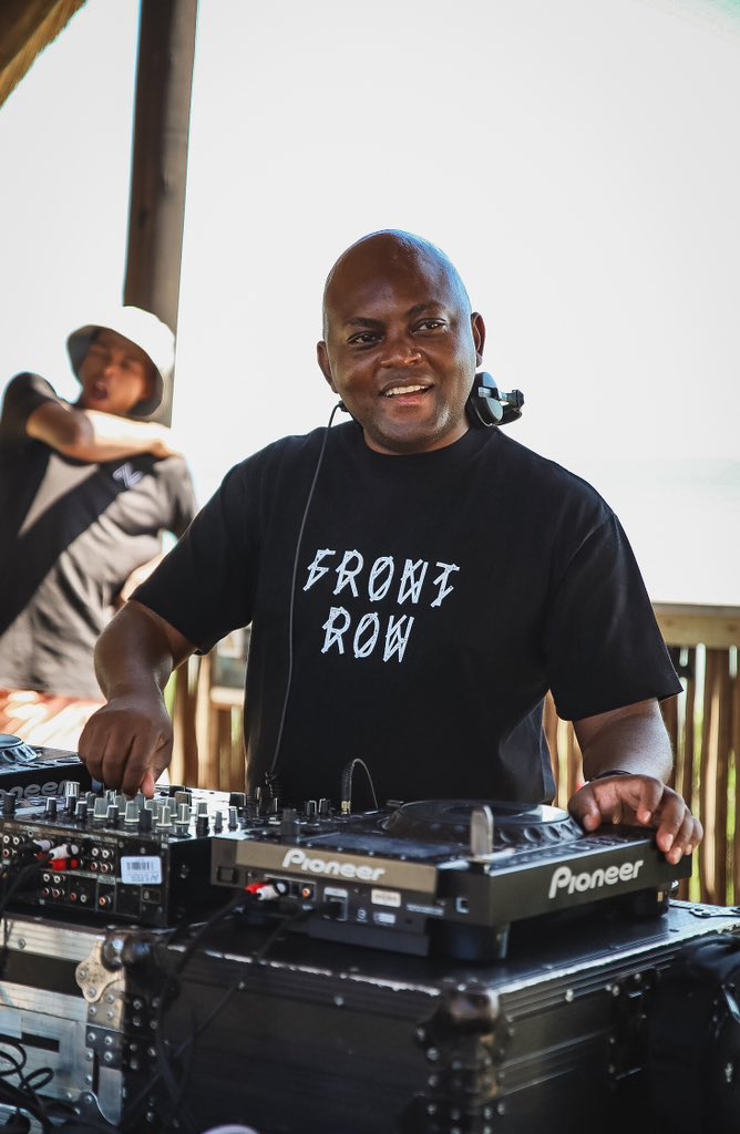 Ntikoo's tweet photo. #OhShip2024 with @DJFreshSA and @euphonik https://t.co/i6uogEIwyR