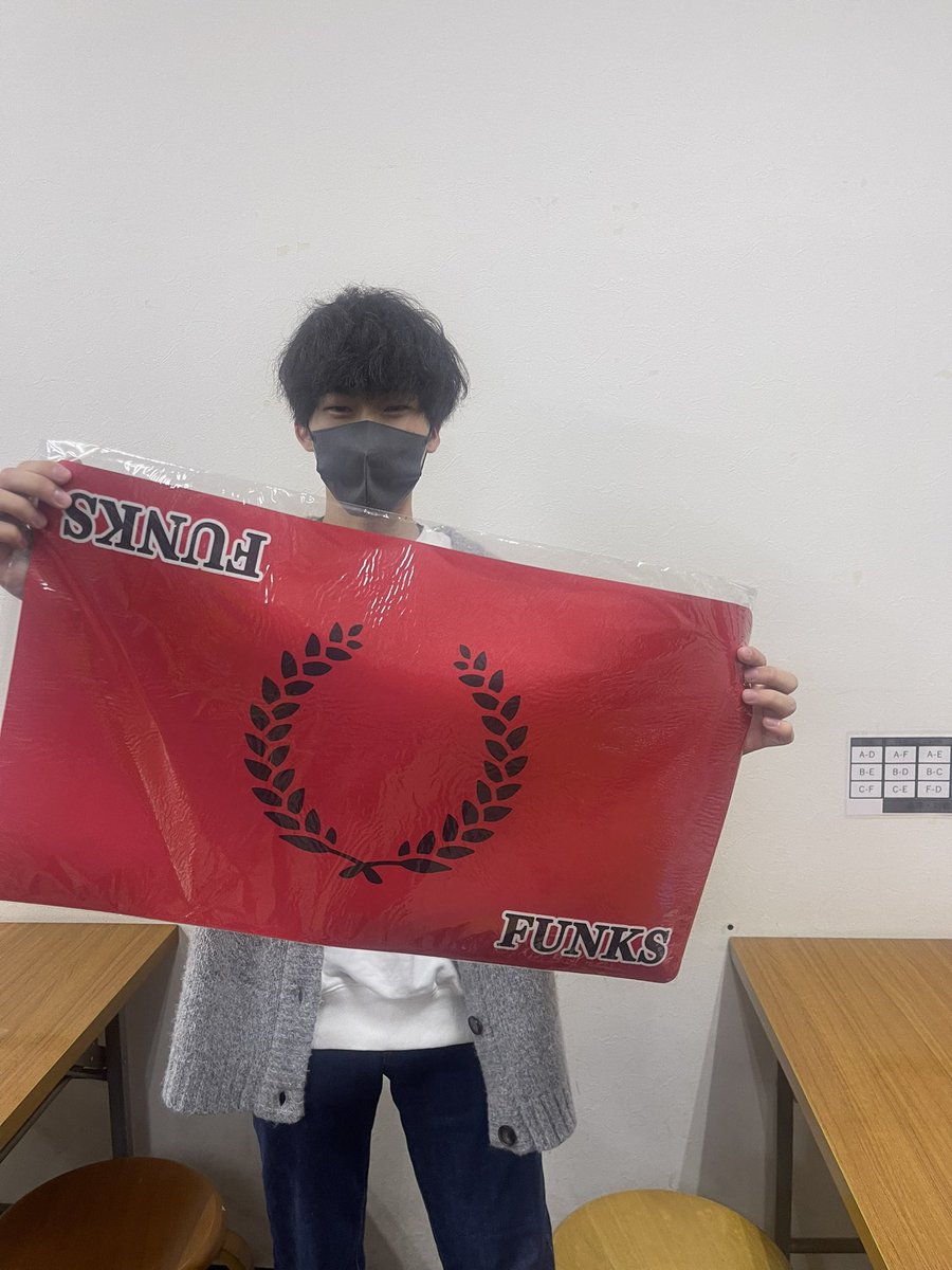 yuyu___poke's tweet image. つばちん@tsubachin_614
優勝ほんまにおめでとう!
愛媛ノリで誘ったらほんまに来てそのまま優勝かっさらってあんたが最強だよ〜
本日も山賊の宝を安全運転で今回も名古屋まで送り届けます。(まじでほぼ寝てないから運転変わってもらう世界線もあります)