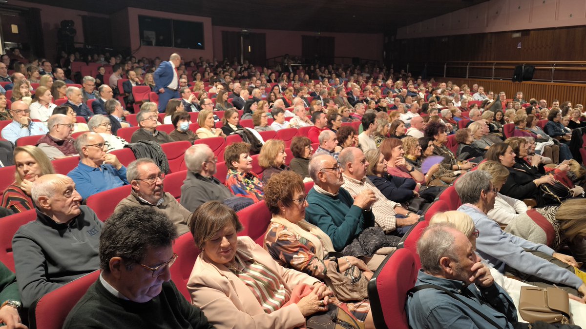 AYTO_CIUDADREAL's tweet image. ✨!Ya es Navidad en Ciudad Real!
ciudadreal.es/noticias/feste…

#CiudadRealenNavidad #navidad #pregon #cartel #ciudadreal #belenistas #concierto #filarmonica