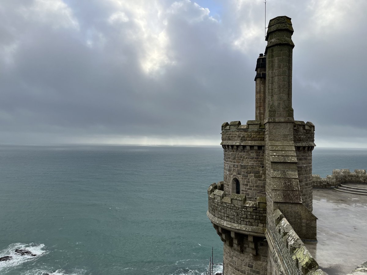 PetrocTrelawny's tweet photo. Carols Across the Country reaches ⁦@ntmichaelsmount⁩ at 1100. ⁦@TruroCathChoir⁩ are safely here - so to is ⁦@RuthWallharp⁩. Poems from Mary Woodvine and rich feast of music.  Join us live ⁦@BBCRadio3⁩ https://t.co/r5wNvAxcCO