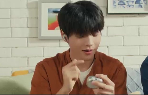 KAtrendsandup's tweet image. Introducing our boys' latest essential gear that fits every lifestyle and personality: the JBL Live 3 Series. 📟 

@HORI7ONofficial 
#JBLPH #HORI7ONforJBLPH #HORI7ON_JBLLive3