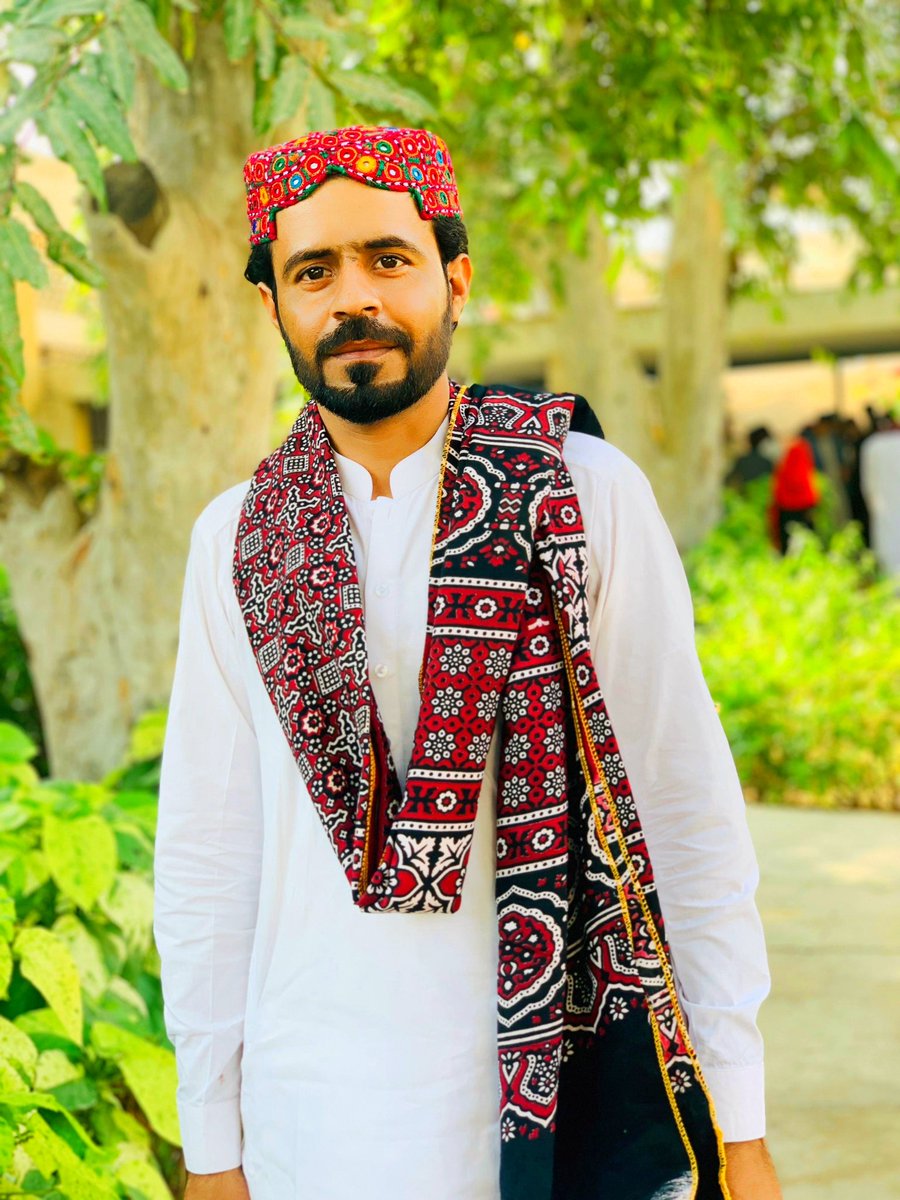 انتھاپسندي کان مٿاھين سنڌ.!

تنھنجو شيطان ٿو ڪوثر تي ٻٓڌٓي بٓندَ خدايا،
منھنجو فردوس بيابان ۽ بر ٿي ويندو.
سنڌو ساھ آ، ساھ بنا ڪيئن جي سگھبو،
منھنجا محبوب سوا تنھنجي گذر ٿي ويندو.

استاد بخاري

#SindhiCultureDay
#SaveIndusRiver
#NoCanalsOnIndusRiver