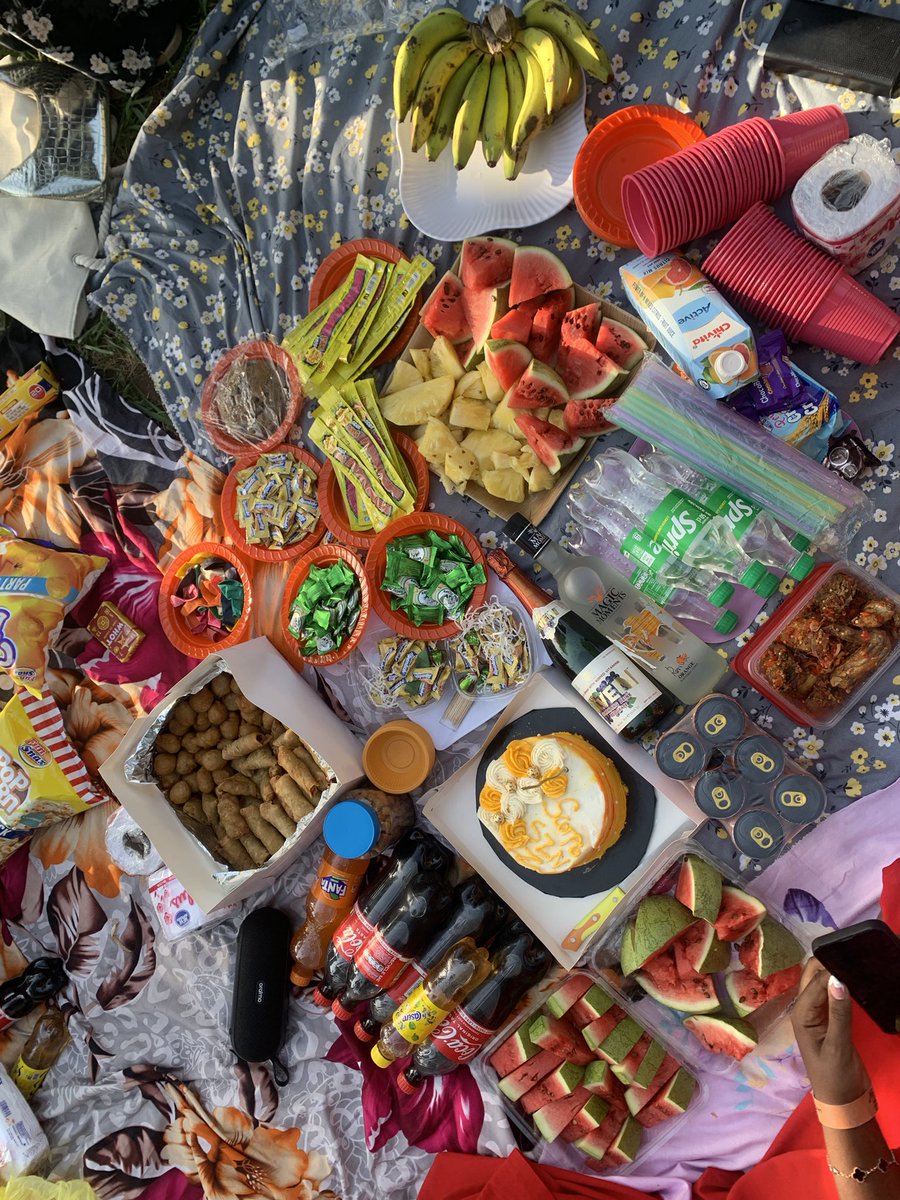 ASumayat's tweet photo. Picnic date☺️🤍 https://t.co/Fj8If1qEVf