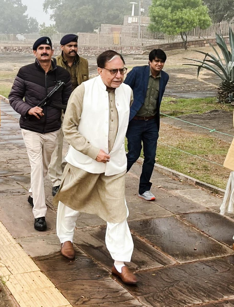 Zeepramod's tweet image. भारत के मीडिया जनक आदरणीय @subhashchandra सर को जन्मदिन की अनंत शुभकामनाएं...

(बाबा बजरंगबली की कृपा सदा बनी रहे)
HAPPY BIRTH DAY SIR

#subhashchandra #ZeeNews