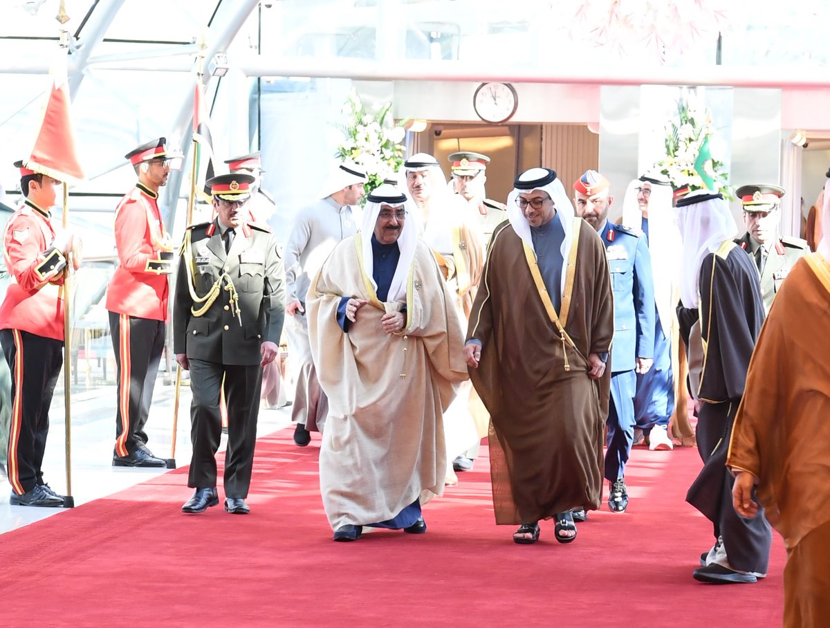arabnews's tweet image. #PICTURES: Gulf leaders arrive in #Kuwait for the 45th GCC Summit. 
#GCC45
arab.news/cbzsv