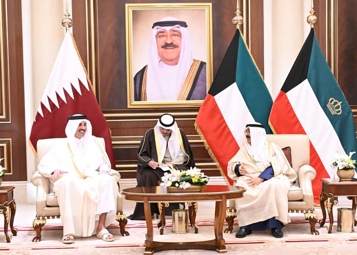 arabnews's tweet image. #PICTURES: Gulf leaders arrive in #Kuwait for the 45th GCC Summit. 
#GCC45
arab.news/cbzsv