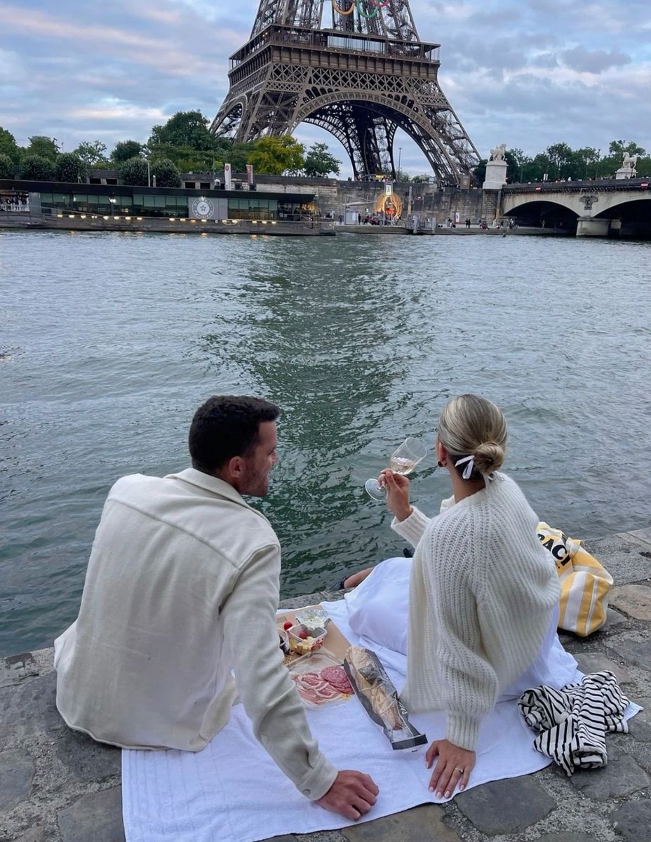 loveucouple's tweet photo. one day🤍 https://t.co/dxMDrkKsS9