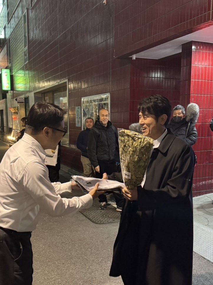 hokuo8000's tweet photo. 昨日はサウナ、レストランの営業時間短縮により、皆様には大変ご迷惑をおかけいたしました。撮影にご協力いただきまして、誠にありがとうございます🙇
「サ道2024SP〜誰しも何かを胸にととのう〜」は12月21日(土)夕方4時から放送となります！ぜひご覧ください！✨ https://t.co/ueqZ7wMQRJ