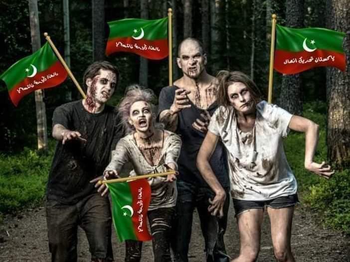 Duaa_Chn's tweet image. اسلام آباد ڈی چوک سے غائب ہونے والی لاشوں میں سے چار یوتھیوں کی لاشیں برہان انٹرچینج کے پاس ویرانے میں خیبر پختونخواہ کی طرف جاتی دیکھی گئی ہیں۔
خان کے ان بہادر سپاہیوں نے جان دے دی لیکن پی ٹی آئی کا پرچم گرنے نہیں دیا
#الكويت 
#ردع_العدوان