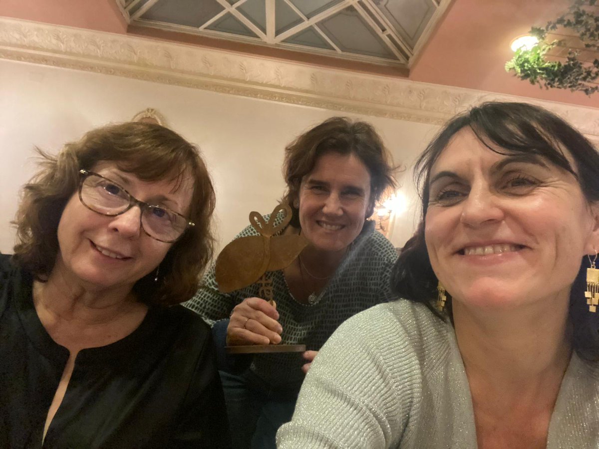 El divendres 29 vam ser convidats al sopar 30 aniversari <a href="/ATHCAT/">ath.cat</a> . Des de la UTH, <a href="/hbellvitge/">Hospital Universitari Bellvitge | HUB</a> i <a href="/HepatologiaHUB/">Hepatologia Bellvitge</a> volem agrair la feina feta i el reconeixement que ens vau dispensar amb una escultura de l'artista Salvador Vinyes. Moltes felicitats i que en compliu molts més!! 🎂💝