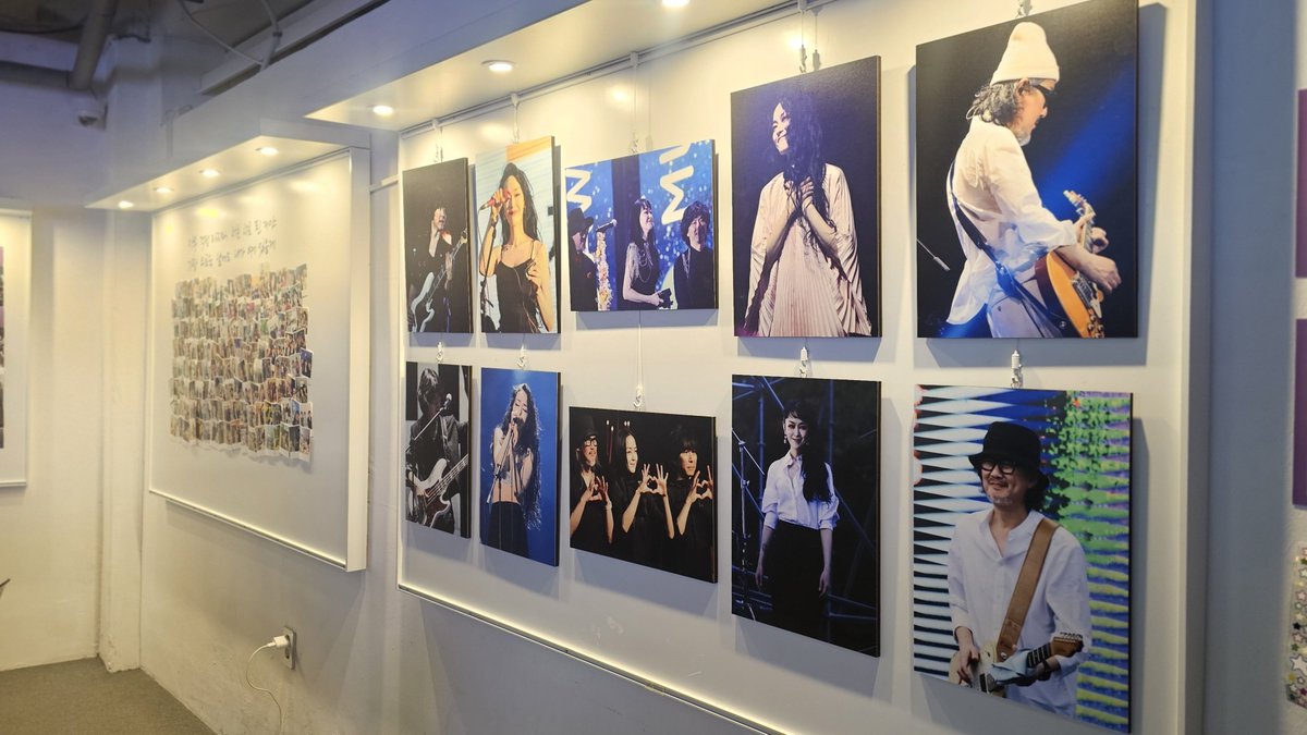 0311_cafe's tweet photo. 𝐌𝐲 𝐇𝐮𝐜𝐤𝐥𝐞𝐛𝐞𝐫𝐫𝐲 𝐅𝐫𝐢𝐞𝐧𝐝𝐬.

자우림 만일 카페 마감했습니다. 

사랑하는 자우림의 데뷔 10000일을 축하하는 마음으로 카페에 방문해 주신 모든 분들께 감사드리며, 많은 분들께 좋은 기억으로 남는 이벤트였기를 바랍니다.

#요컨대견고한우리의자우림
#자우림_데뷔_10000일

💜 https://t.co/1tpryrU1gs