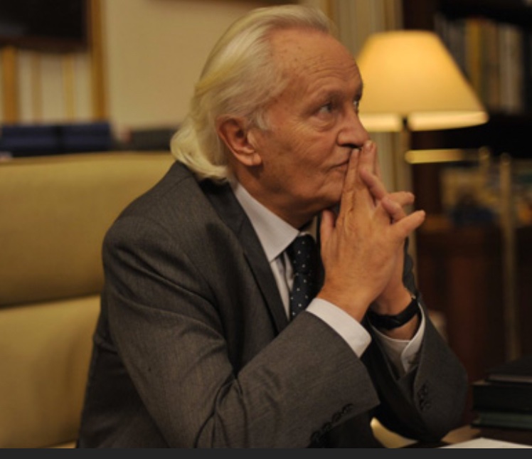 Niels Arestrup, inoubliable directeur de cabinet du ministre des affaires étrangères dans Quai d’Orsay, un très grand film sur le travail de l’administration et la diplomatie !