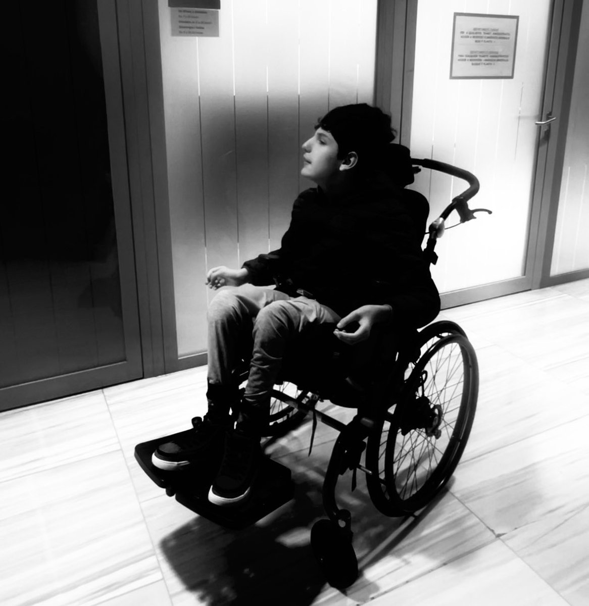 PierreCaire's tweet image. A unos días del 3 Diciembre, día de las personas con discapacidad, lo único que puedo decir es que entre más crece mi hijo más adaptaciones necesita, y cada ves está más excluidos de la sociedad por la falta de las mismas.
Esta es la realidad que vivimos las familias con hijos/as…