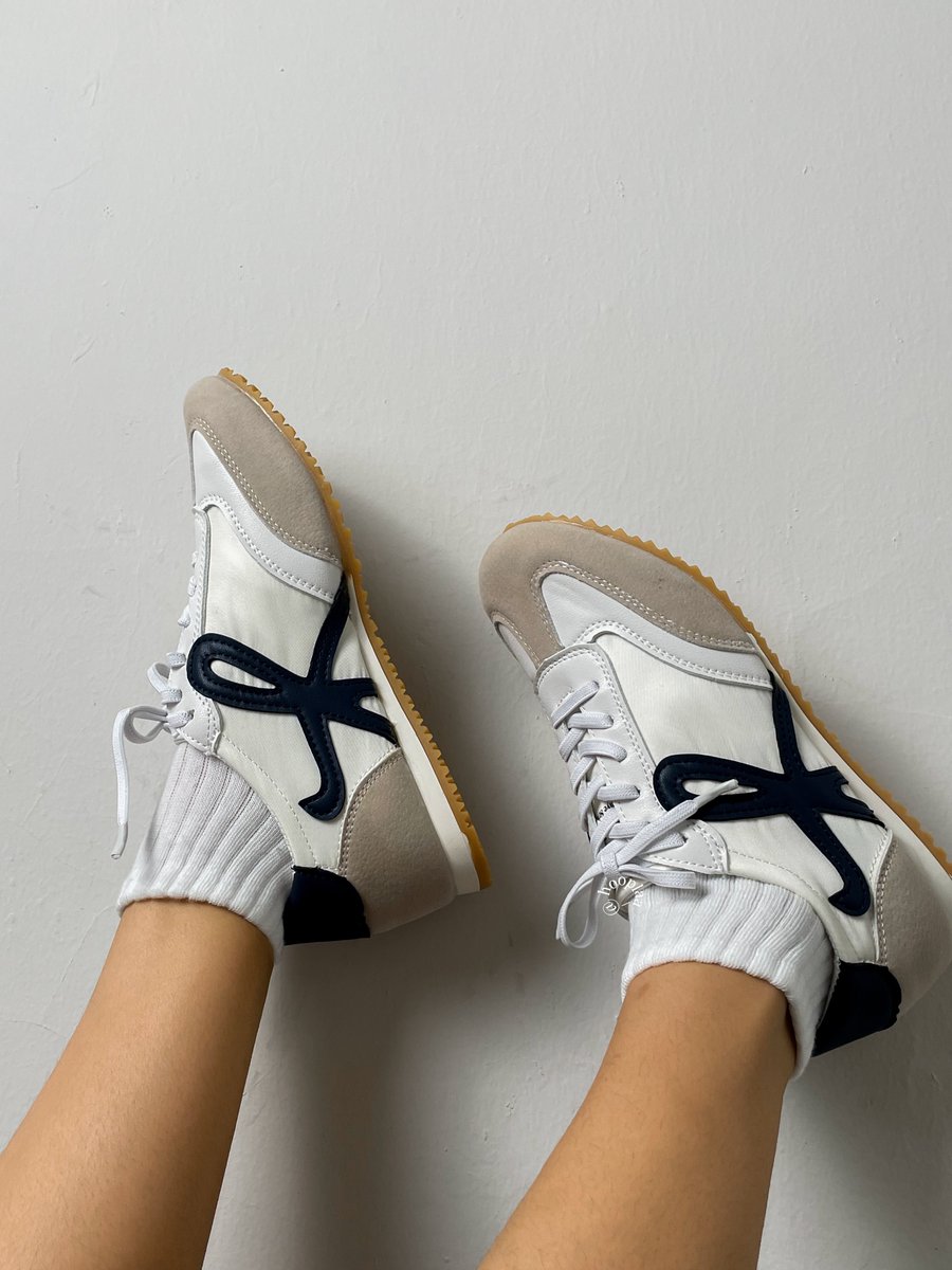 hooplaa_'s tweet image. NEMU SNEAKERS TERINGAN, NYAMAN DIPAKE DAILY + CAKEP POL😭❤️

dipake jalan seharian gaada drama lecet/pegel, trs ini harganya 200rban doang 🥹