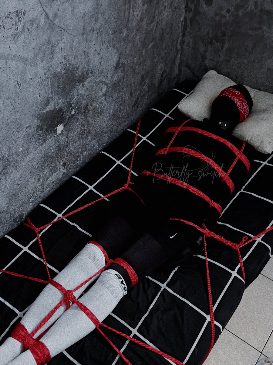 Part 1 : Sleep with shibari
s : tuan saya pengen tidur pake shibari
me : oke besok pulang shift malem langsung ke saya yaa.....
.
sleep with shibari start 08.00 finish 15.00