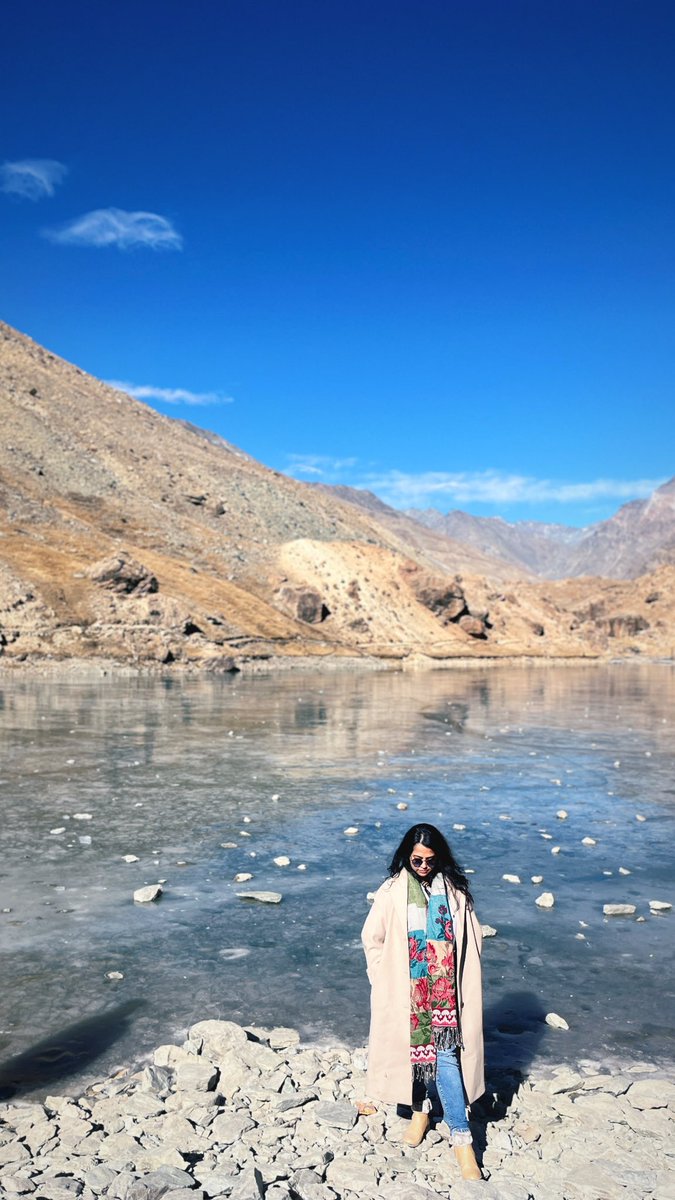 tejalpardhy's tweet photo. Perhaps this merely is heaven!
The frozen water, sky-kissing mountains, and sparse human souls. When tranquility is sensed with the least we humans created. https://t.co/udimuURQDd