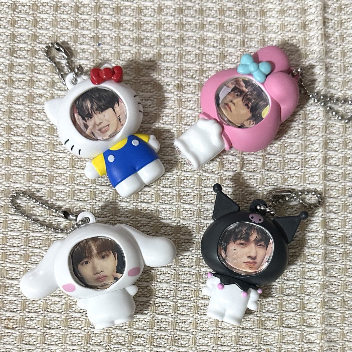 tangututu's tweet photo. (พร้อมส่ง) กาชาปอง พกจ ใส่รูปได้ค่ะ

• จุ่มละ 160 เลือกตัวไม่ได้
• แบบครบเซต เซตละ 680
• ค่าส่ง 50 

#ตลาดนัดsanrio https://t.co/dVJqWG8x8c