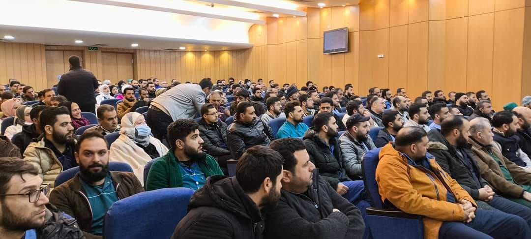 anasaldogheim's tweet image. للعلم:
_ المسيحيّون في #مدينة_حلب يؤدّون صلواتهم في كنائسهم، وهم باقون في حلب.
هذا ما قاله المطران أفرام معلولي.
_ اجتمعت القيادة الثوريّة بكادر #مشفى_حلب_الجامعي من أطبّاء وممرّضين وإداريّين، وطمأنوهم على سلامتهم من أيّ أذى، وطالبوهم باستمرار العمل كما كان.
_ نحن هنا للتحرير…