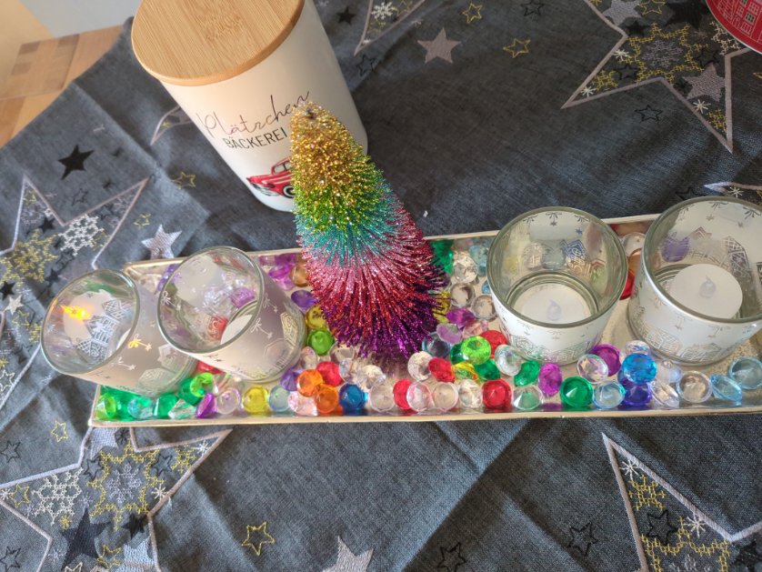 KattheCroc's tweet image. Happy 1st Advent Sunday @Randy_Marshall and all @CISNCountry listeners! Stay safe and warm, have a hot beverage and some cookies!
Thank you Randy for bringing us together every week!
#KeepOnCISN #KatCrew