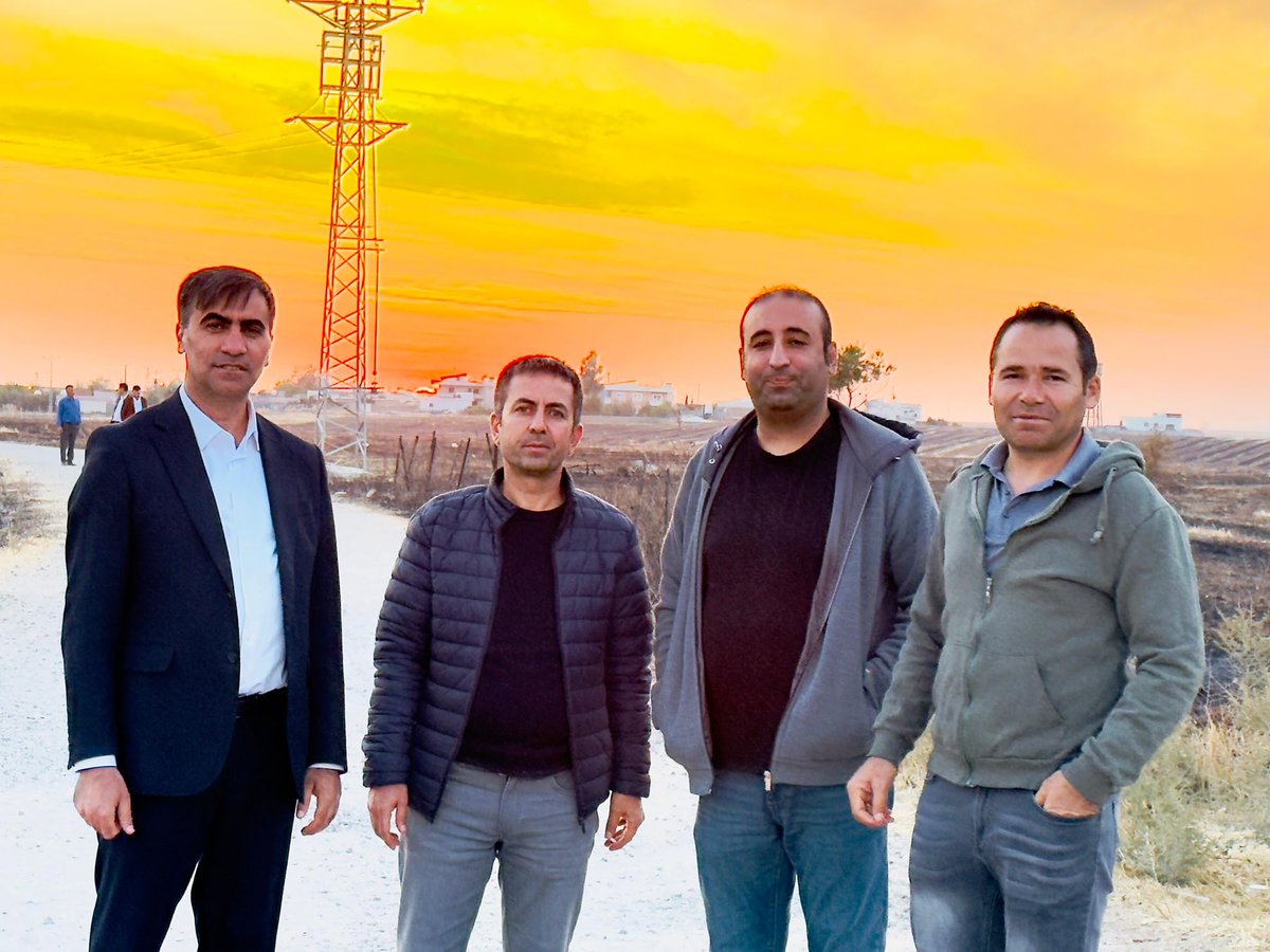 Dostları olmalı insanın; Samimi, yüreği güzel, yoluna yoldaş, yoluna ışık tutabilen.

Hiçbir dostluk tesadüf değildir.

#dostluktesadufdegıl