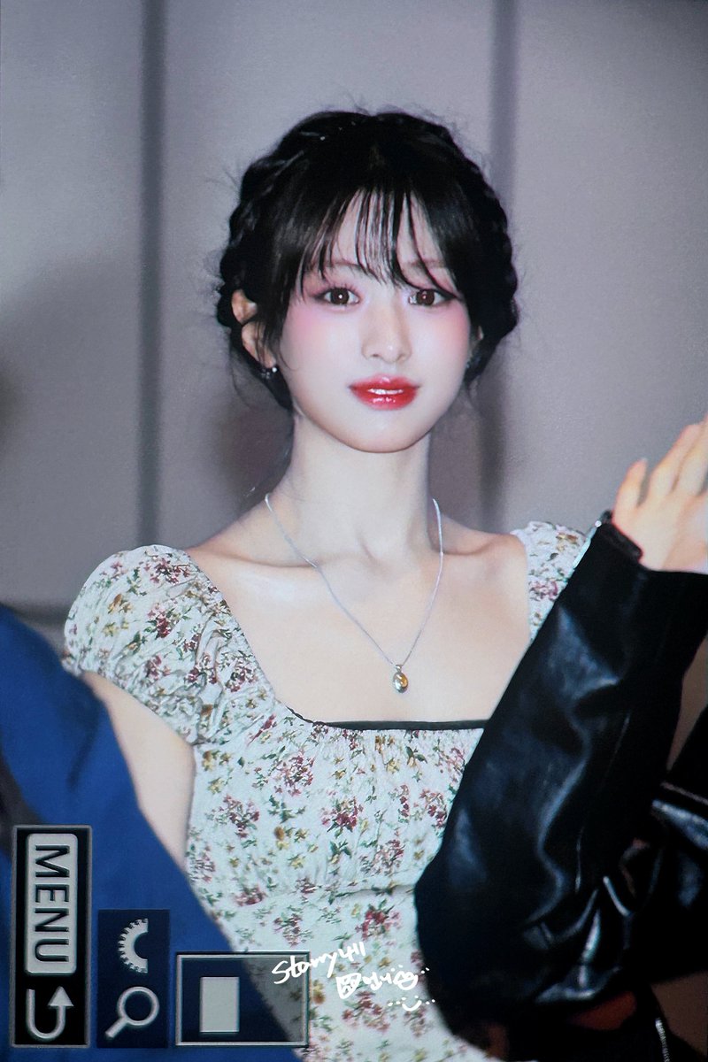 Starry411_'s tweet photo. 241201 퇴근

#AHYEON #아현
#BABYMONSTER #베이비몬스터 https://t.co/rxx9p7yDQk
