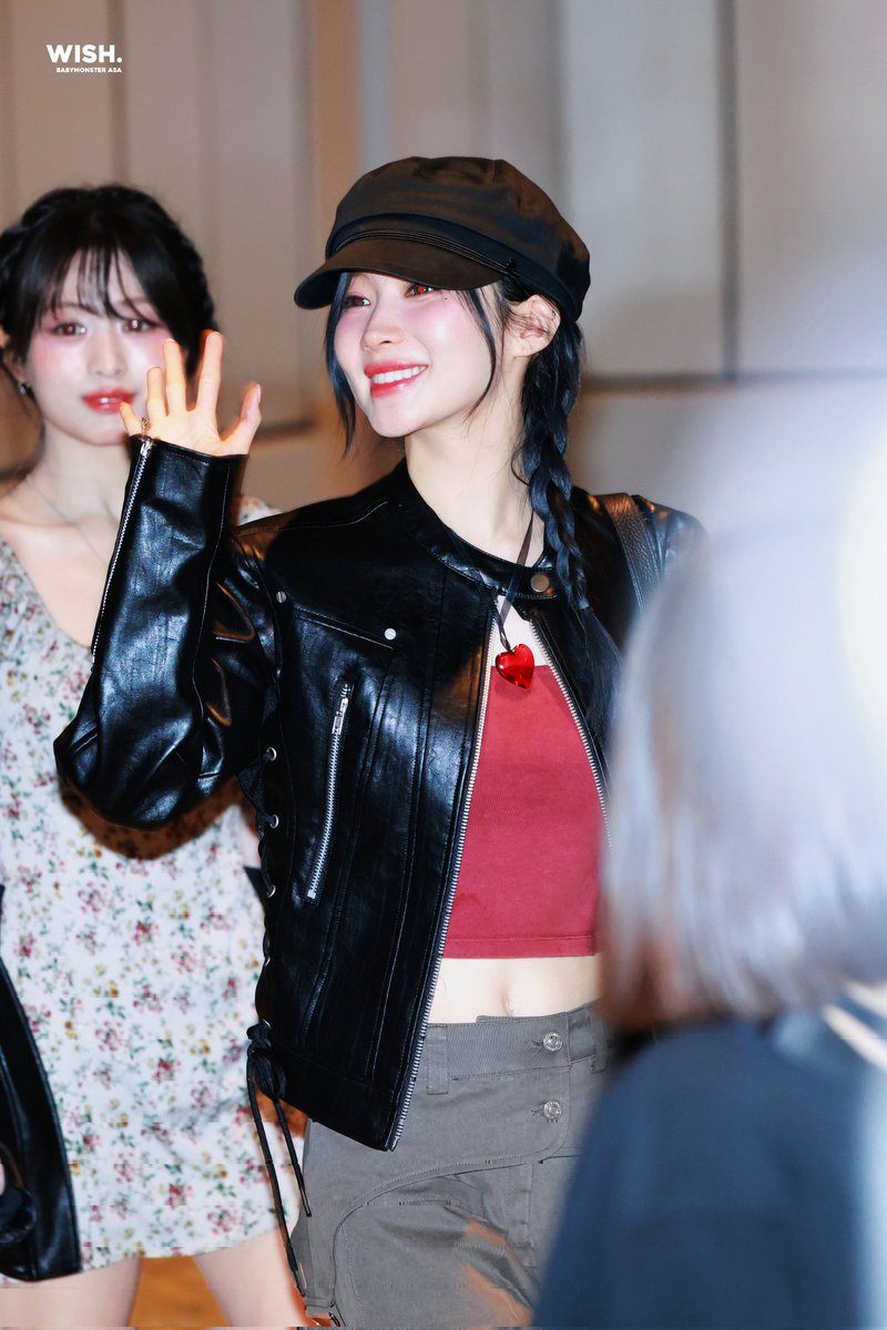 wish__asa's tweet photo. 241201 🤍

수고했어용🤍🤍

#BABYMONSTER #베이비몬스터
#아사 #ASA #榎並杏紗 #ENAMIASA https://t.co/rUsi5Dhdjl
