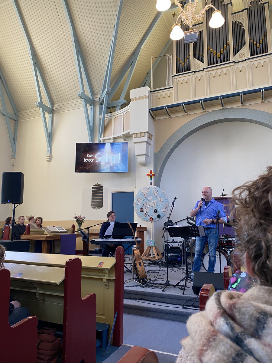 Wat een prachtige dienst en een warm welkom in de Gereformeerde Kerk Driesum-Wâlterswâld! 
Met dank aan de #Fjoervocals