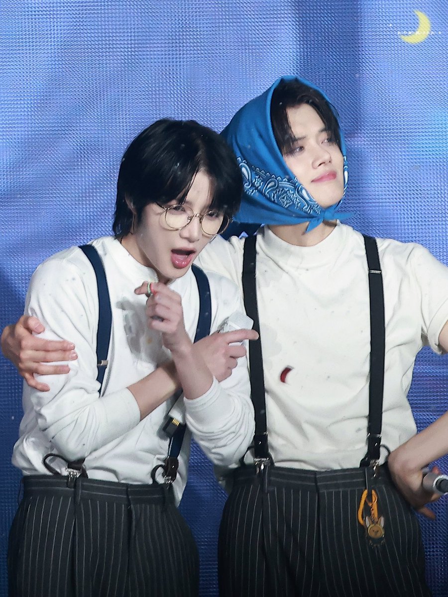 newmoon_iiii's tweet photo. 241201 Osaka DAY2

🦊🧸

#Yeonjun #연준  #Beomgyu #범규 
#BEOMJUN #쭈뀨미즈 
#TXT #투모로우바이투게더 https://t.co/oHgxkf6IyE
