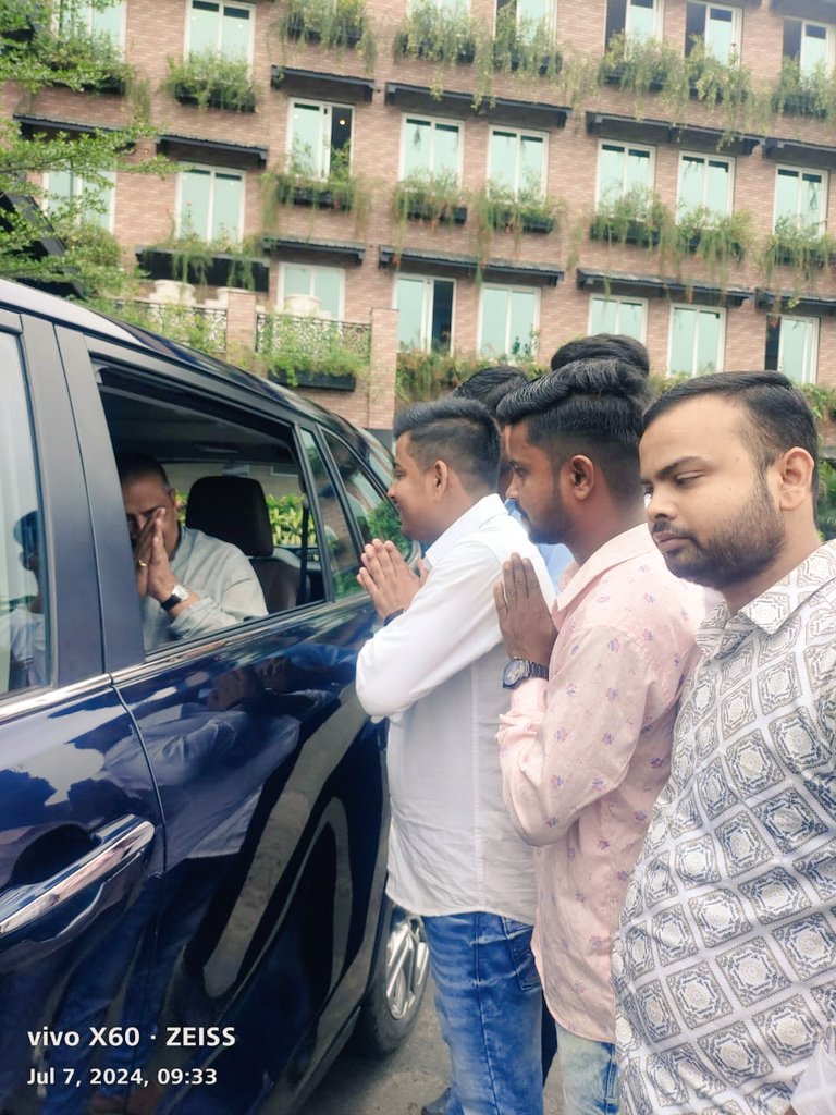 Ankitjha___'s tweet photo. जनता दल (यू) के माननीय राष्ट्रीय कार्यकारी अध्यक्ष एवं राज्यसभा सांसद श्री संजय कुमार झा जी को जन्मदिन की हार्दिक शुभकामनाएं!
प्रभु श्रीराम से प्रार्थना करते हैं कि आपको सदैव स्वस्थ, दीर्घायु और यशस्वी जीवन प्रदान करें🙏💐
@SanjayJhaBihar https://t.co/KGoSicDxjV