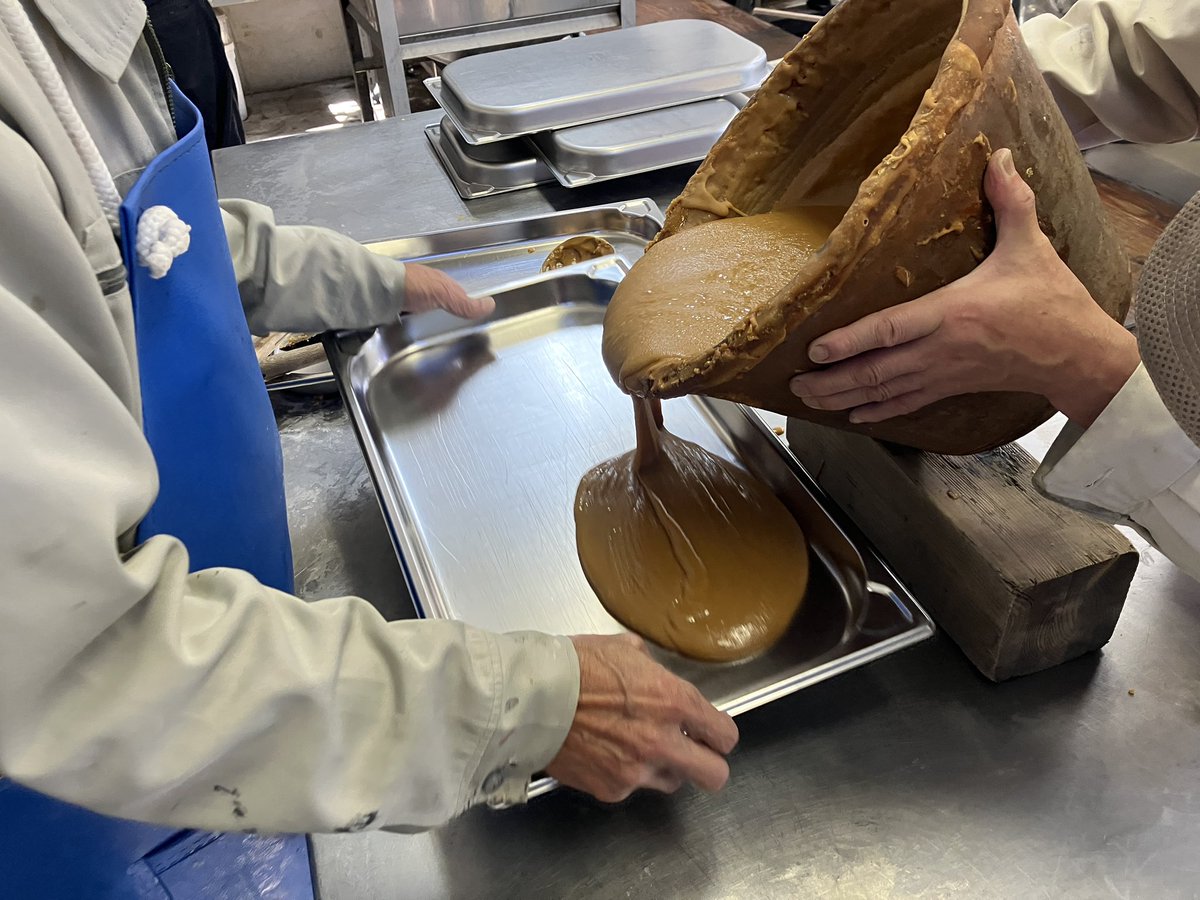 eriringo24's tweet photo. 静岡県掛川市は、サトウキビ栽培の最北限！！横須賀で作られる「よこすかしろ」の取材に行ってきたよ！
かの有名な静岡のチョコレート専門店、コンチェさんでも使われてる商品があるとの情報❣️さっそくポチッとしてみた‼️
#掛川100景 
#新しい働き方LAB 
#よこすかしろ https://t.co/0xujbLZ6xS