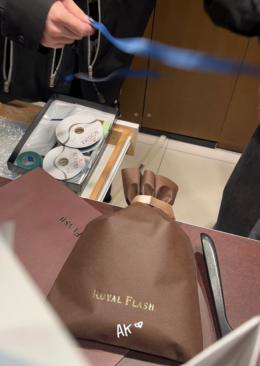 ARTISTKIM0126's tweet image. 🎁

@bornfreeonekiss 🥹🥹