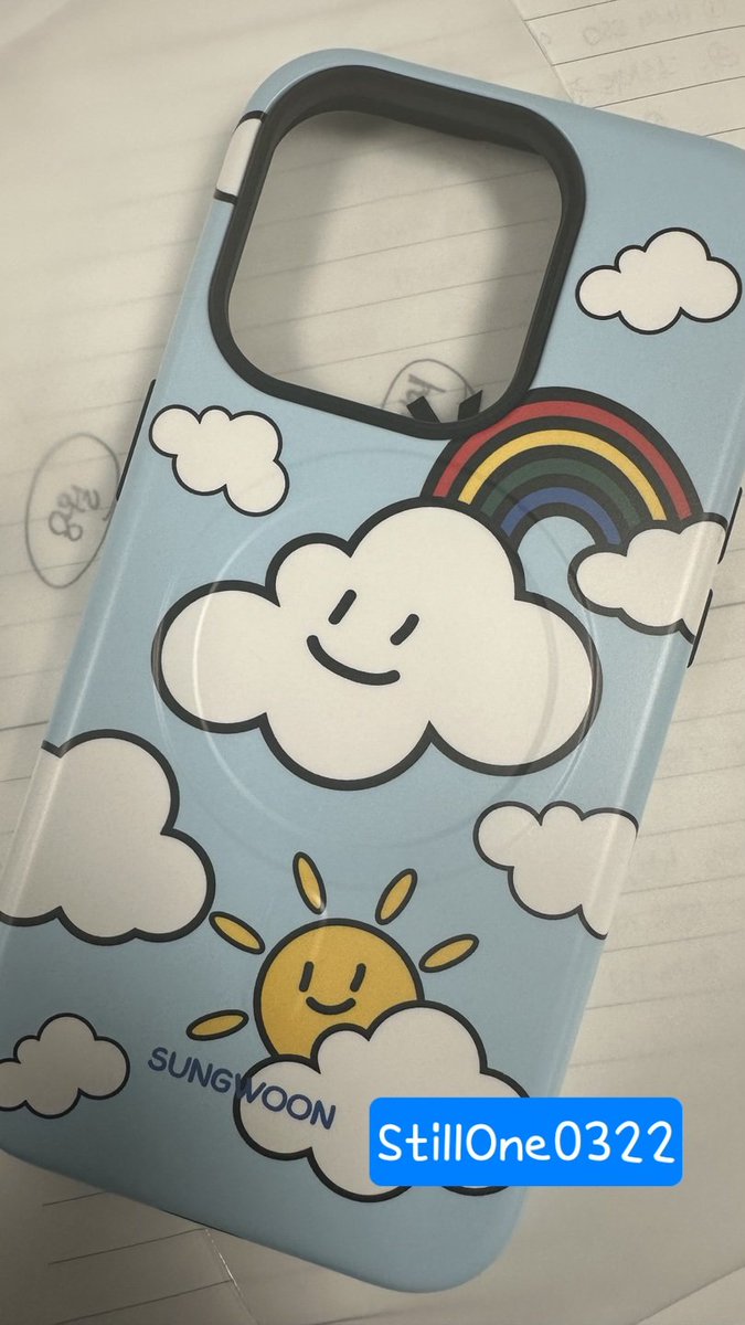 성운아 ㅠㅠㅠㅠㅠ 폰케 썼구나 ㅠㅠㅠㅠ
기종이 긴가민가했는데 맞았어 ㅠㅠㅠ 
블레스드 팬싸때 선물로 갖다줬는던!! 
그립톡이랑 셋트였는데 바보팅이 그립톡사진 어따 날려먹은건지.. ㅠㅠ 

성운아 잘 써줘서 고마워🩵