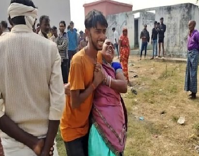 SachTalks's tweet photo. बिहार :
बक्सर में दर्दनाक हादसा, मिट्टी के ढेर में दबकर चार बच्चियों की मौत
#Baxar #BiharNews #SachTalks https://t.co/Blm1mnmdLX